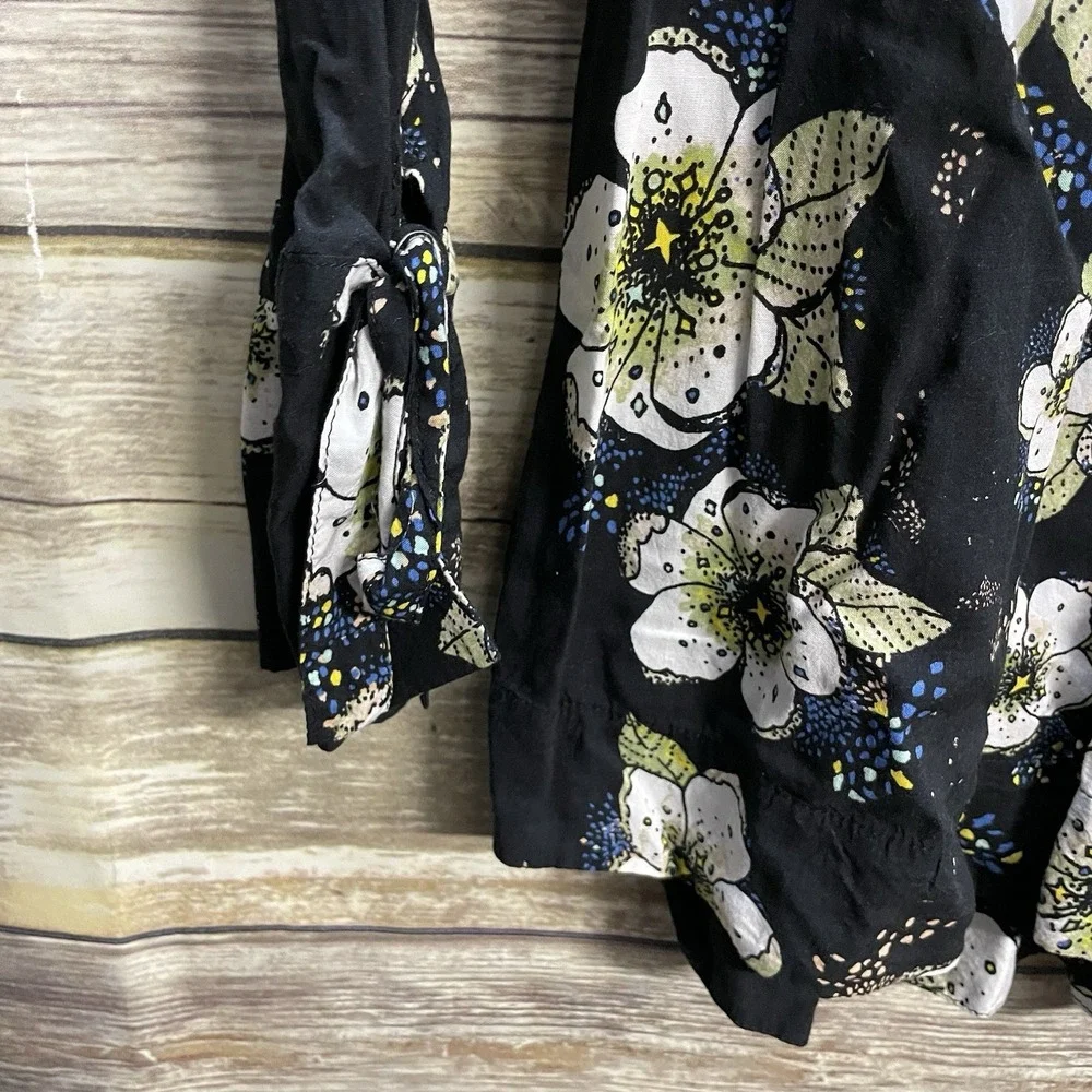 Free People Small Tuscan Dreams Floral long flared sleeve wrap‎ tunic Shirt